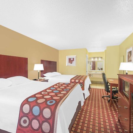 Super 8 By Wyndham Kerrville Tx Zewnętrze zdjęcie
