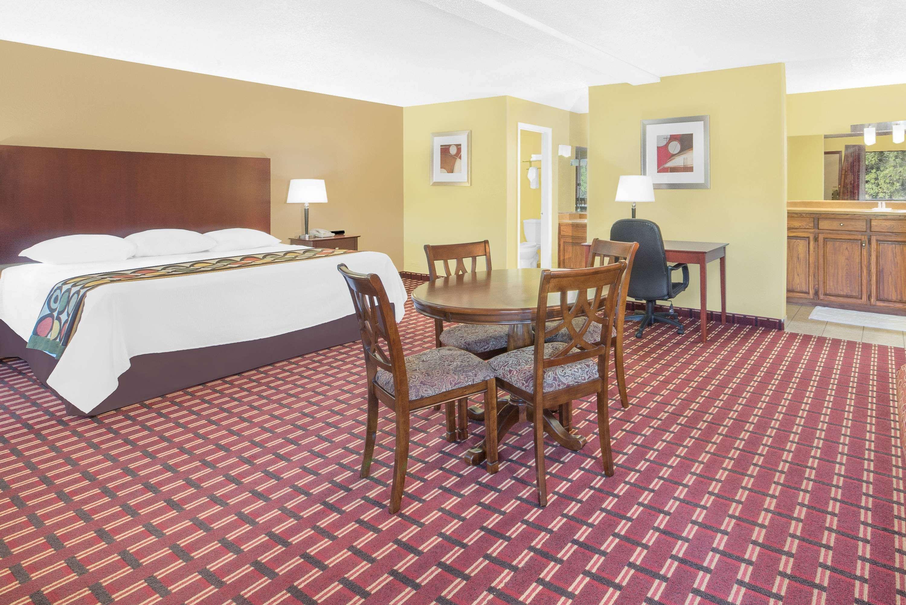 Super 8 By Wyndham Kerrville Tx Zewnętrze zdjęcie