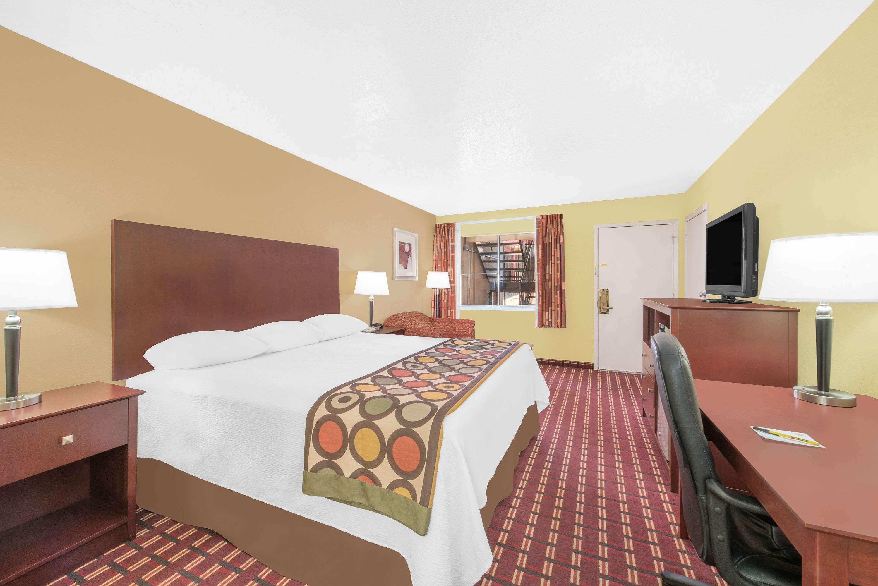 Super 8 By Wyndham Kerrville Tx Zewnętrze zdjęcie