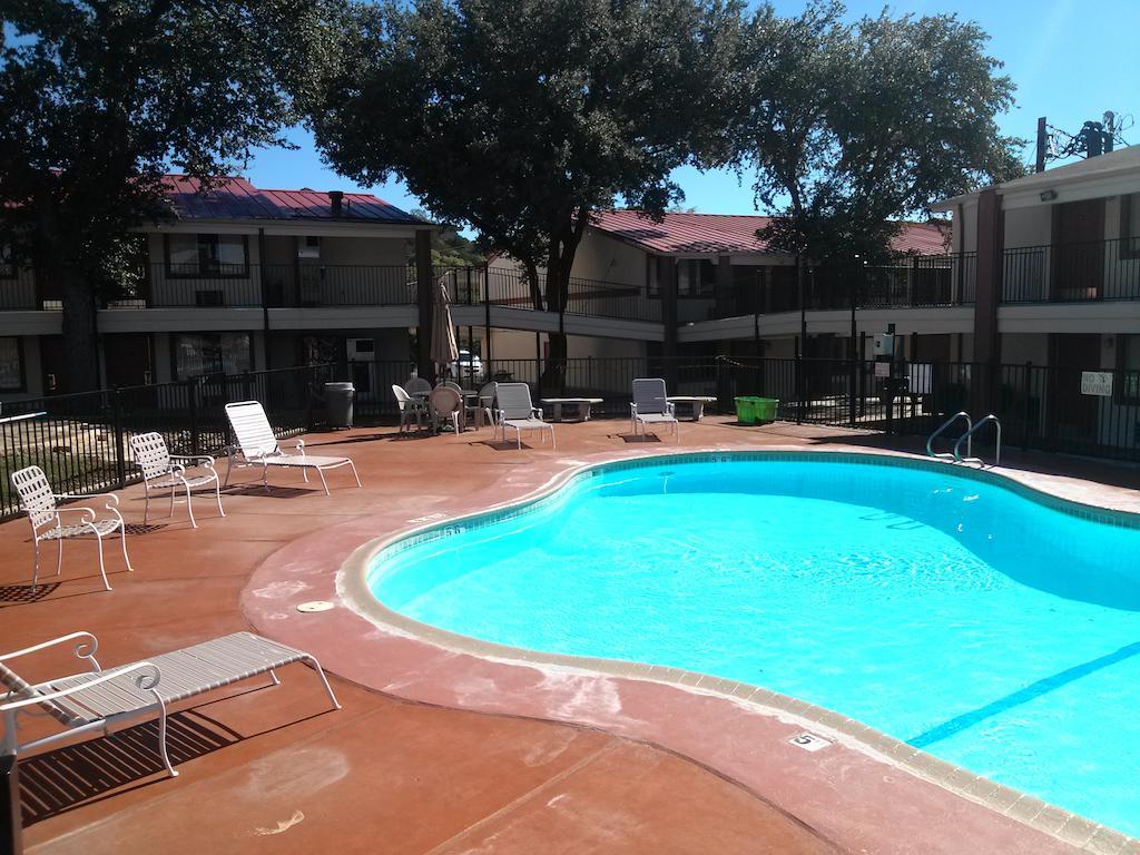 Super 8 By Wyndham Kerrville Tx Zewnętrze zdjęcie