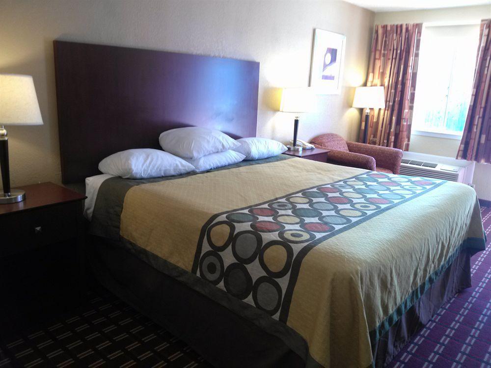 Super 8 By Wyndham Kerrville Tx Zewnętrze zdjęcie